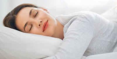 4 night time phenomenons that affect our skin when we wake up